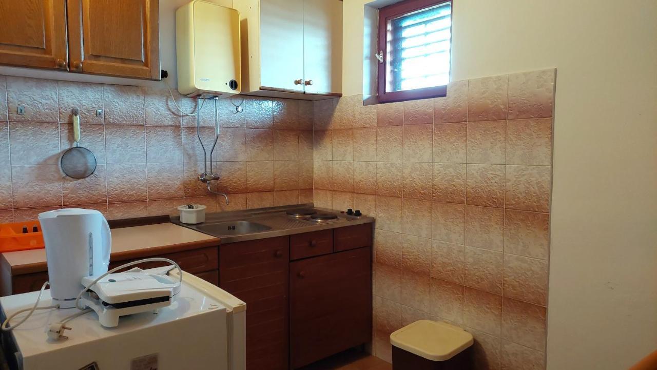 Nar Apartment Mrljane Eksteriør billede