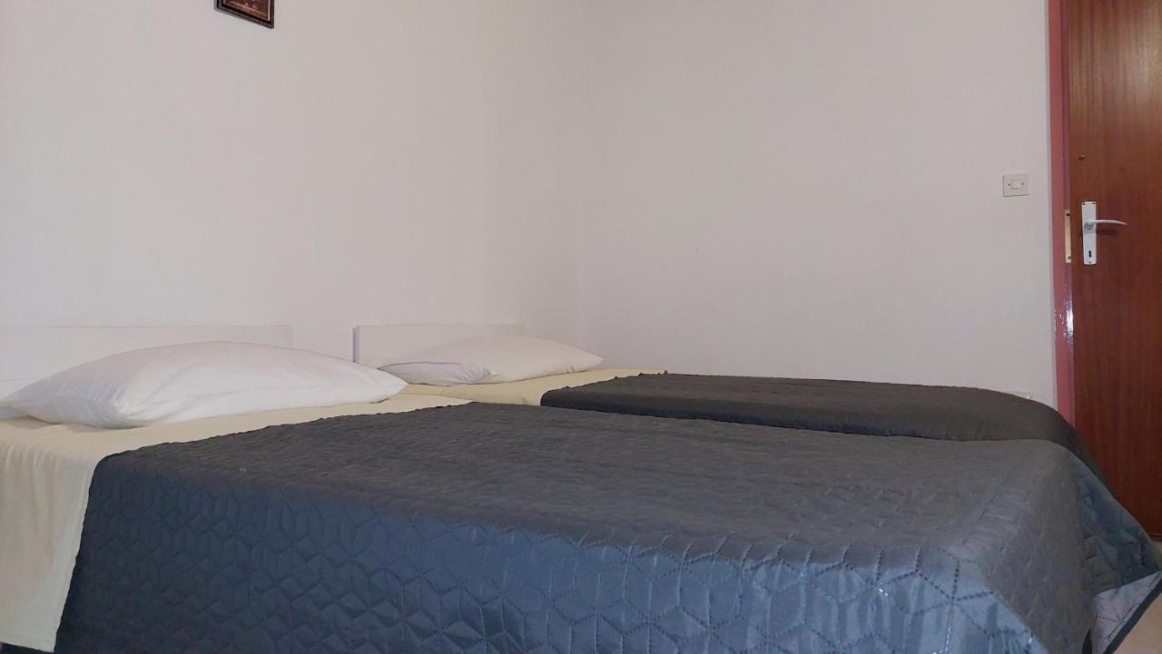 Nar Apartment Mrljane Eksteriør billede